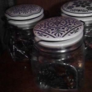 3- piece canster set